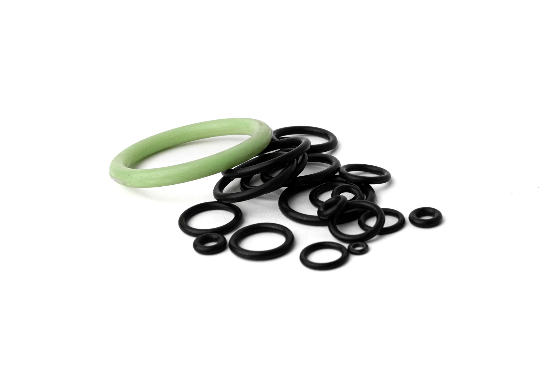 O-Ringe aus EPDM, NBR, FKM und Silikon in verschiedenen Größen und Werkstoffen